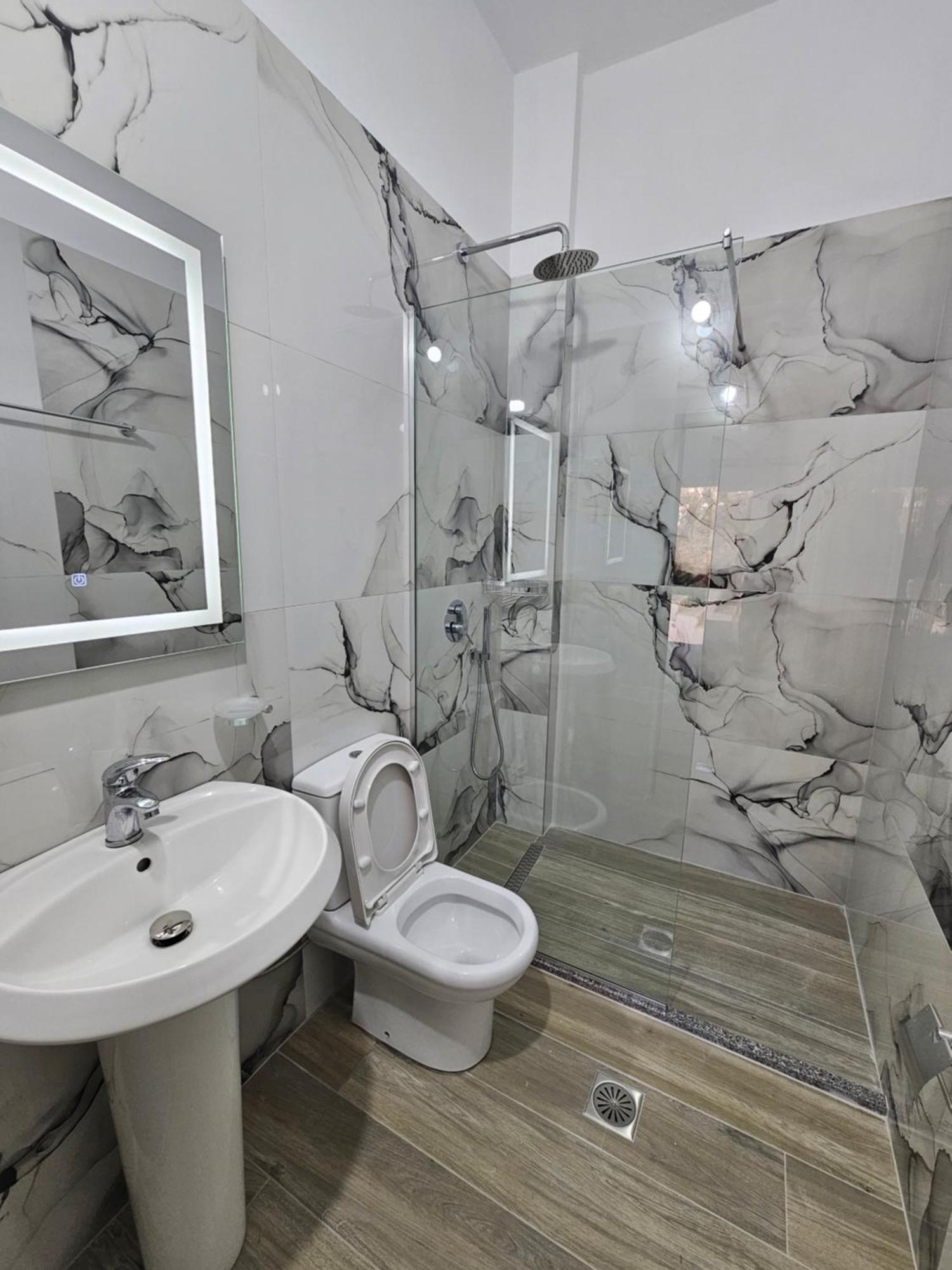 Ledion Apartamento